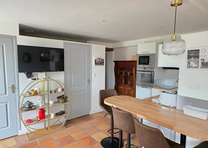 2 Personnes Proche Du Futuroscope * Beaumont (Vienne)